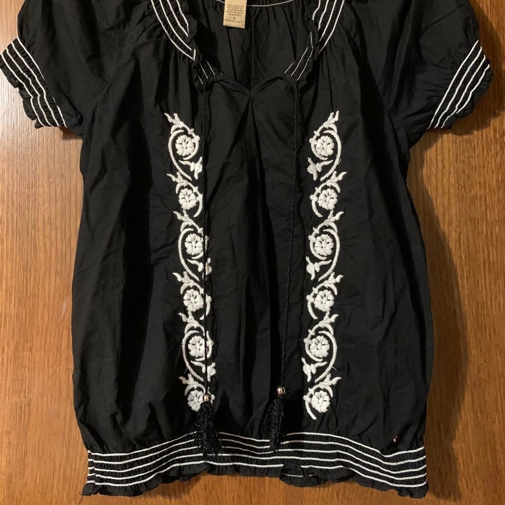 Embroidered Shirt - Picture 2 of 3
